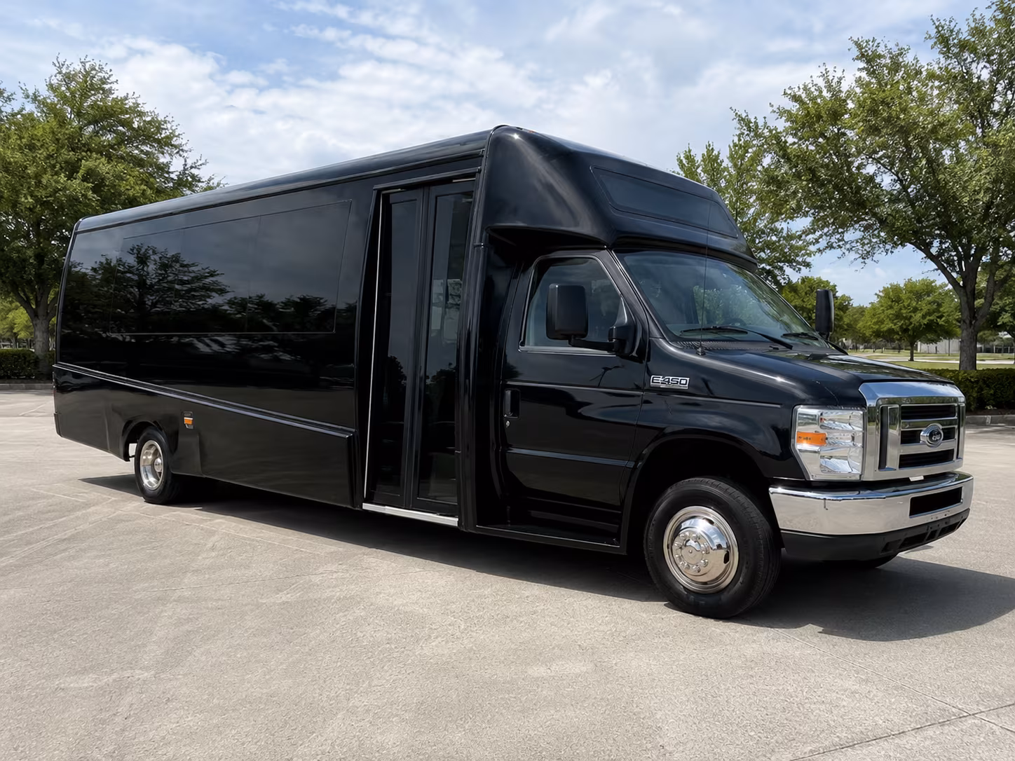 charter buses for large prom groups heading to oakland county venues
