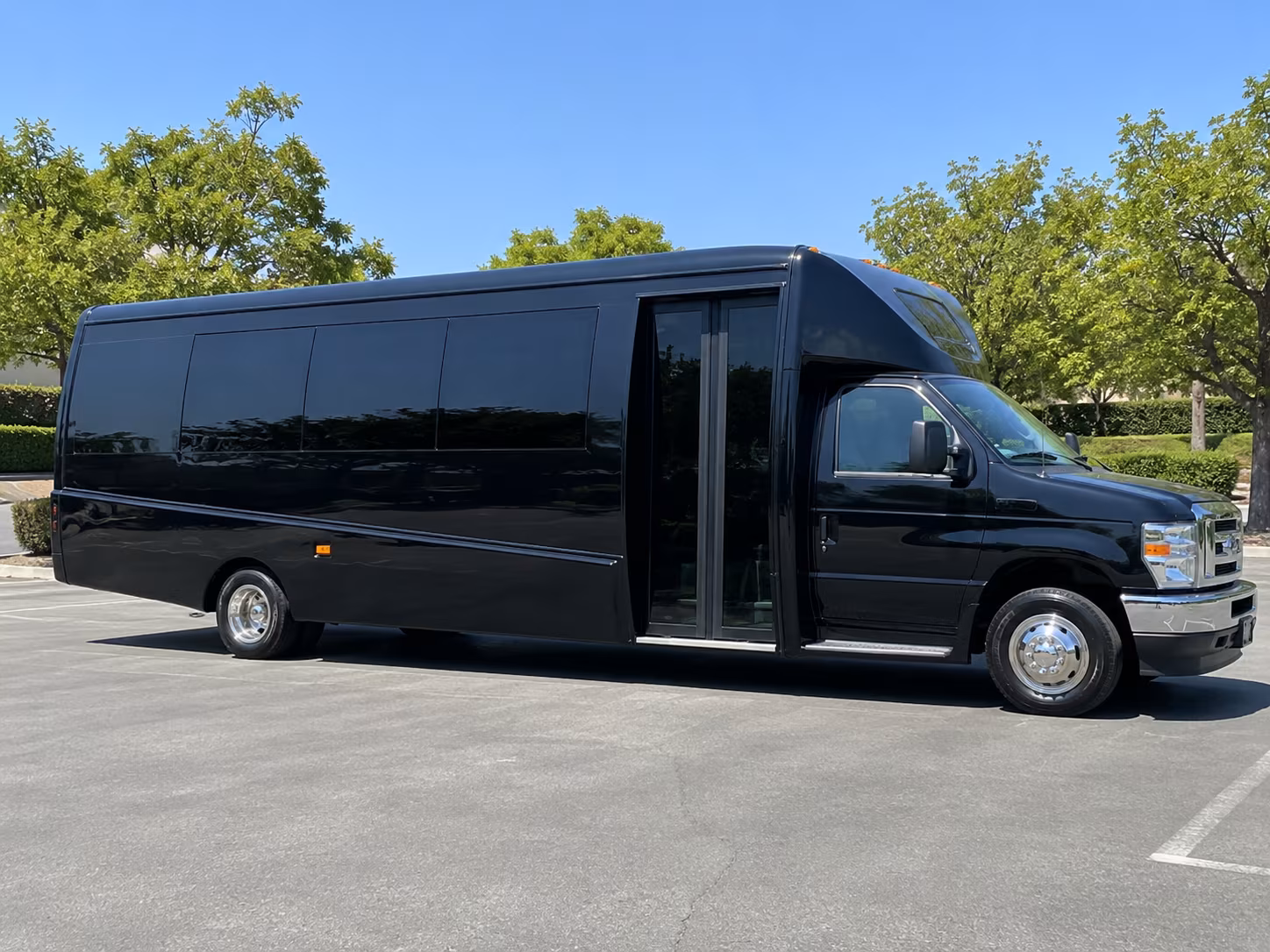 rent a bus in waterford for pre prom parties and photo stops