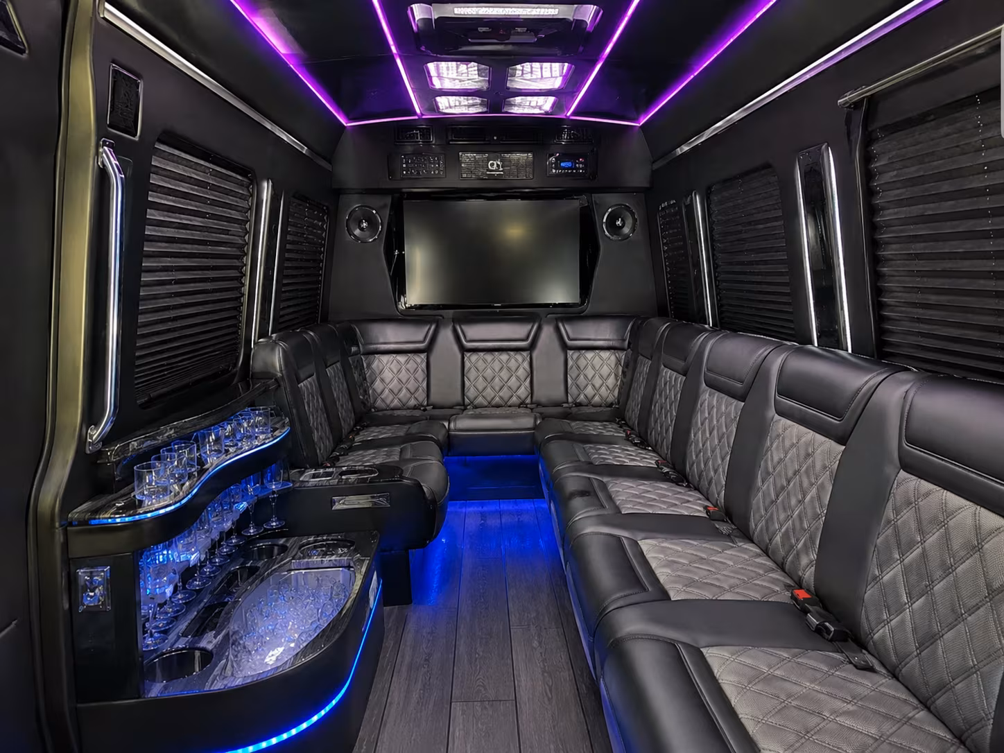 shuttle buses for pine knob and suburban oakland county venue runs
