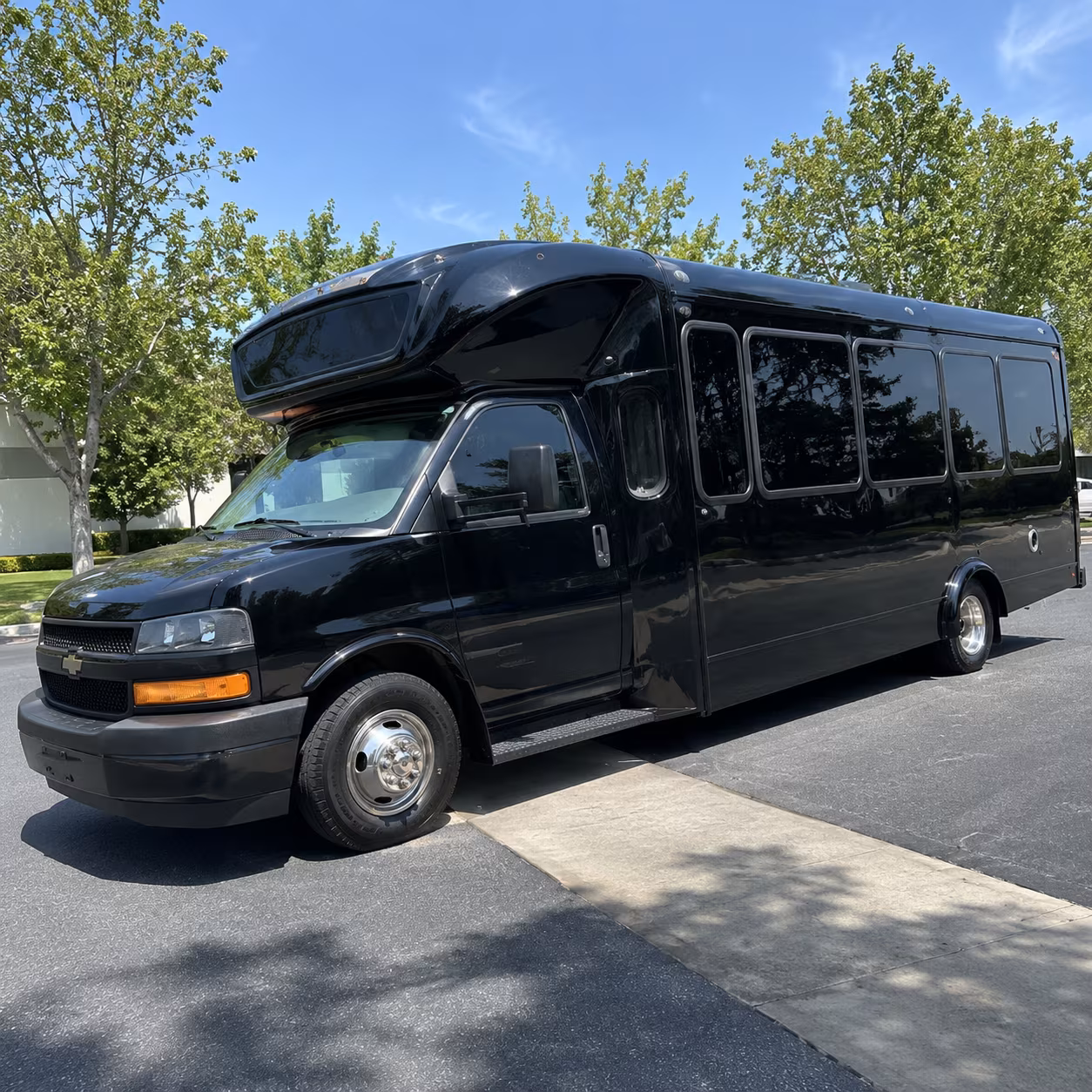 waterford 15 passenger party bus