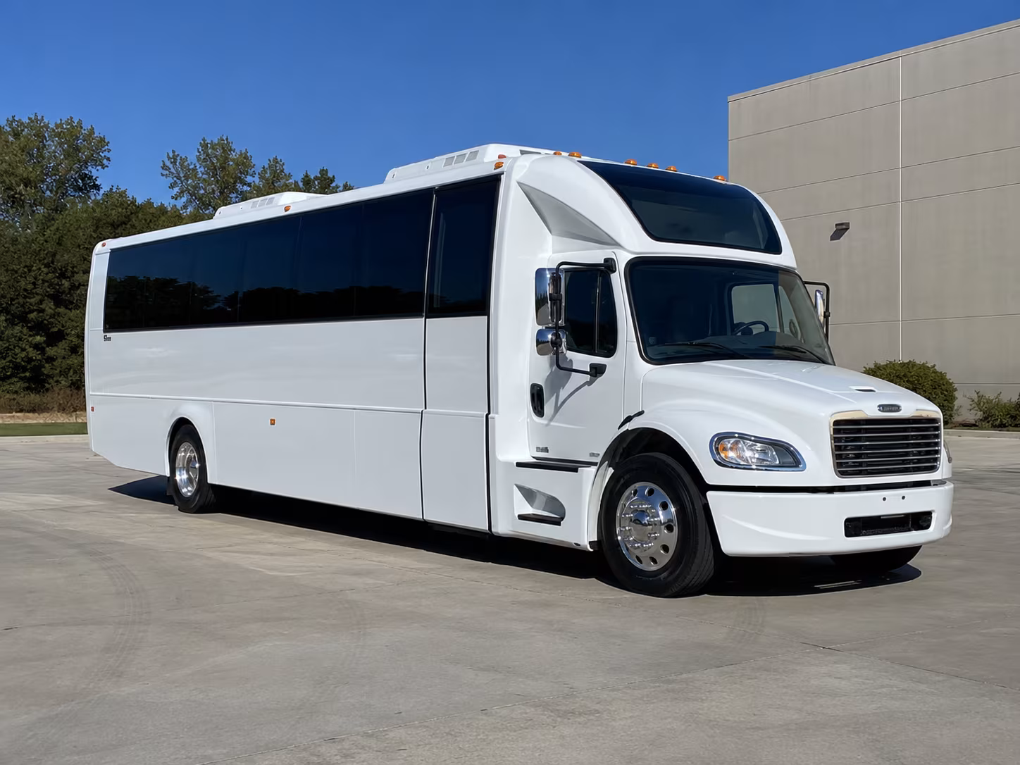 waterford 28 passenger party bus